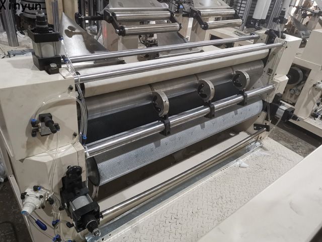 XY-OQ-7000K Four decks napkin tissue folding machine